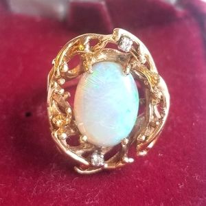 14k Yellow Gold Opal Cabochon Estate Ring